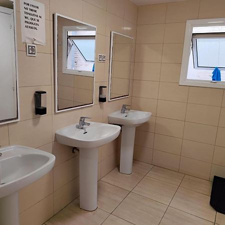 Hostal Ideal Gavà Exteriör bild