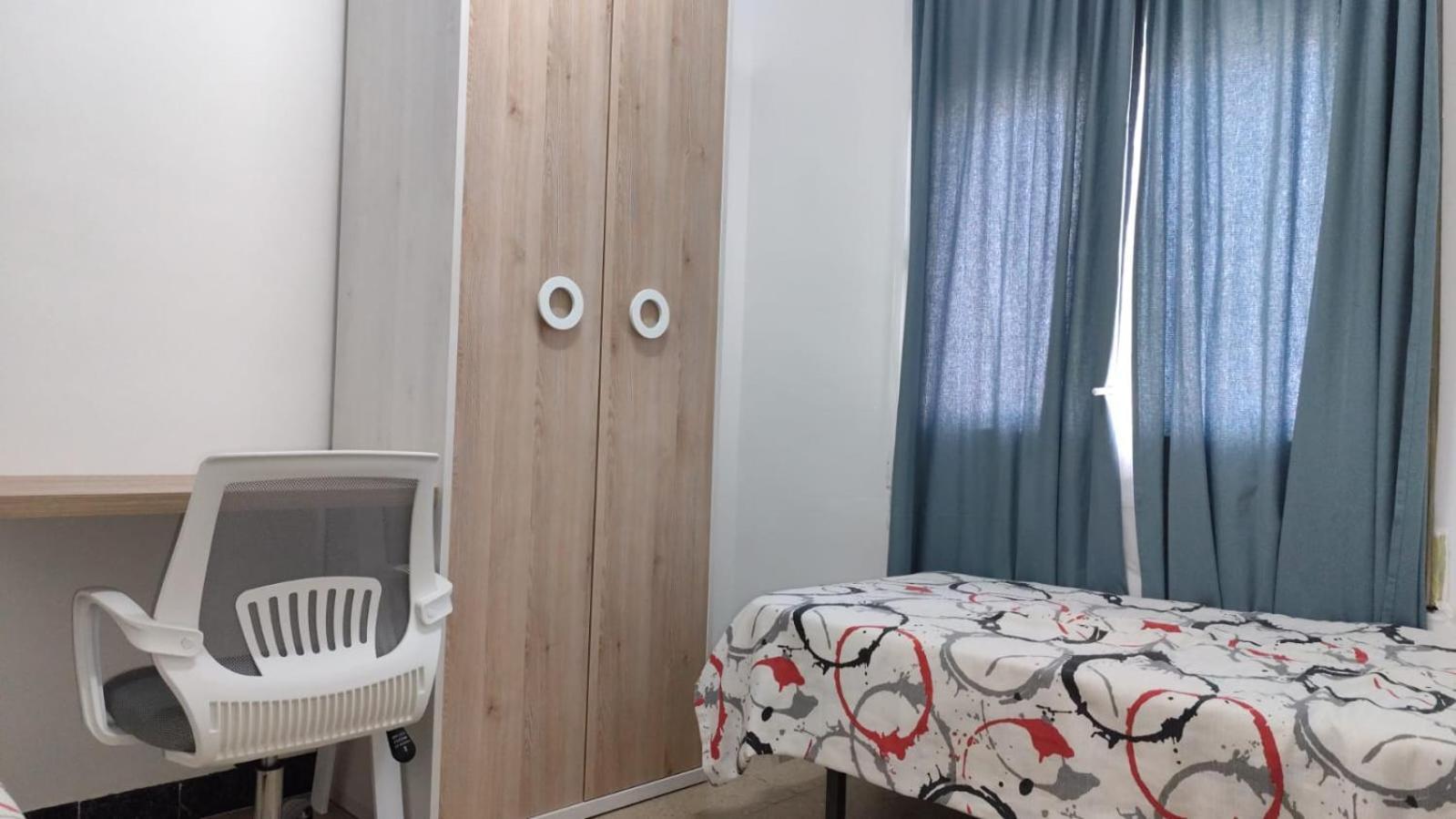 Hostal Ideal Gavà Exteriör bild
