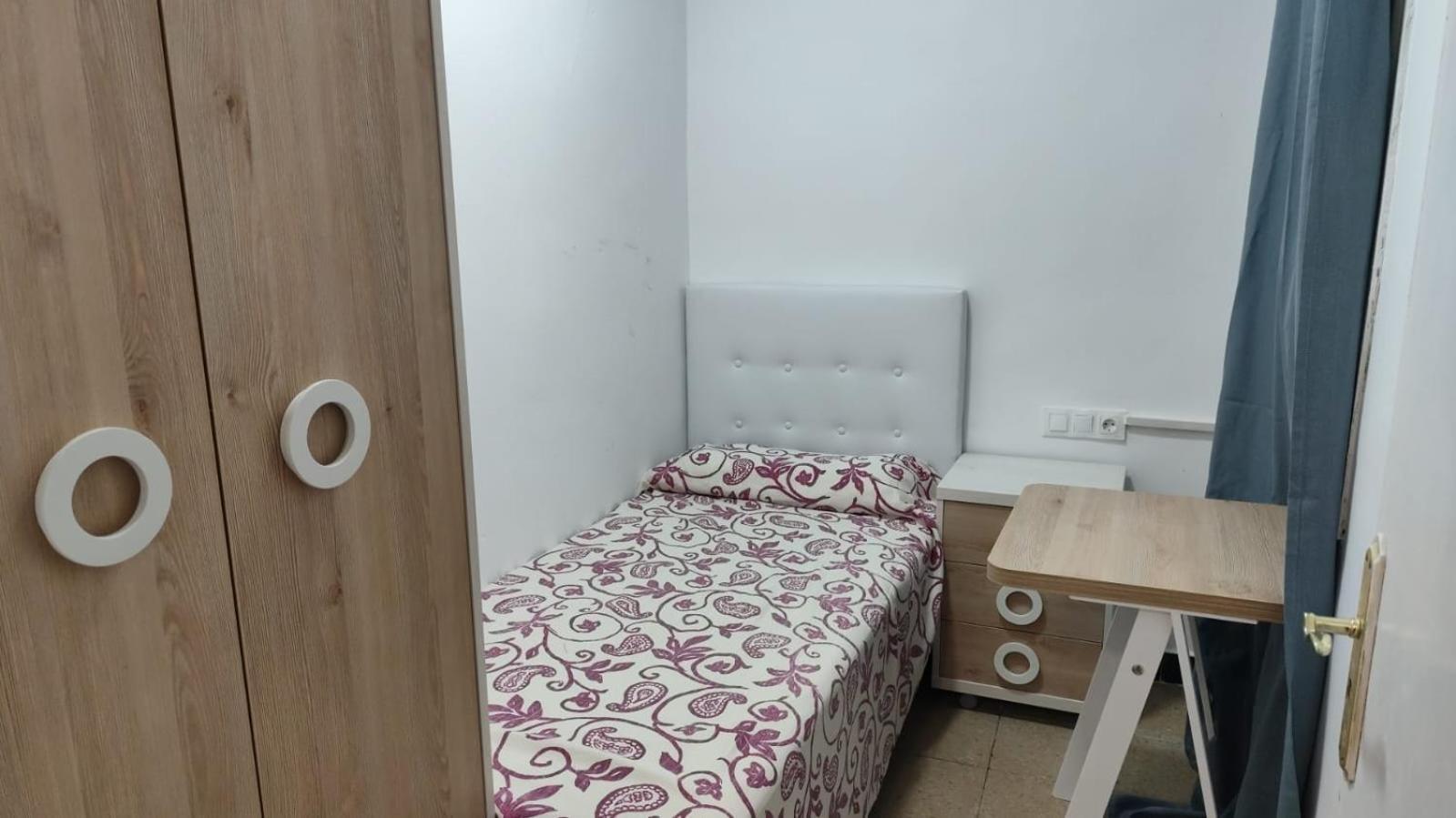 Hostal Ideal Gavà Exteriör bild